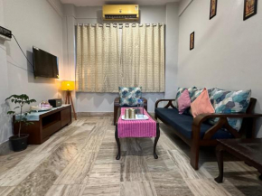 Spacious 2 BHK apartment with Balcony In Bandra